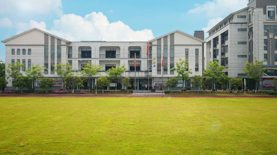 浙江中专网整理的杭州市财经职业学校校园图片